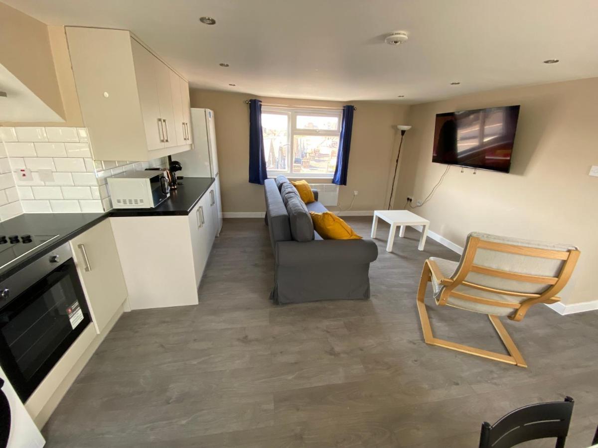 Stunning 1 Bedroom Flat In Wood Green Londen Buitenkant foto