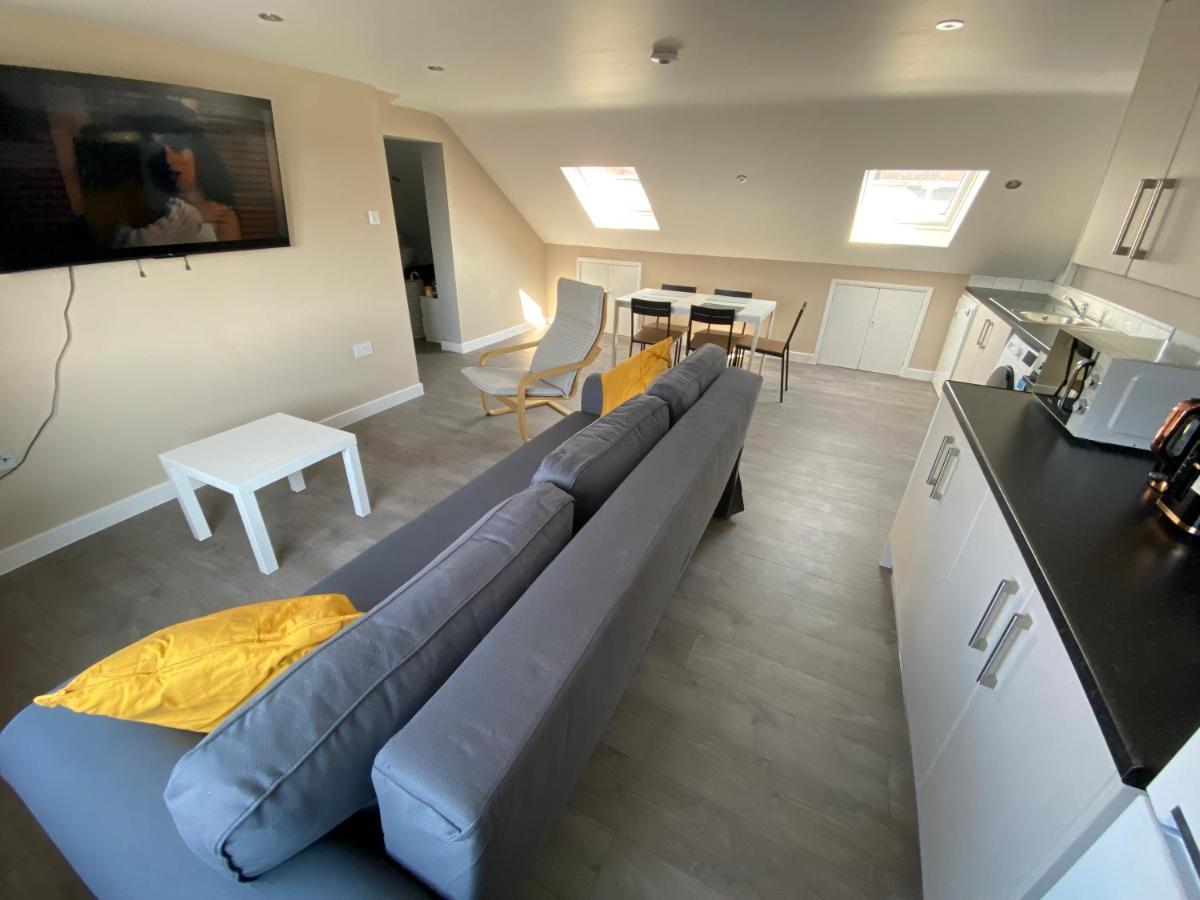 Stunning 1 Bedroom Flat In Wood Green Londen Buitenkant foto