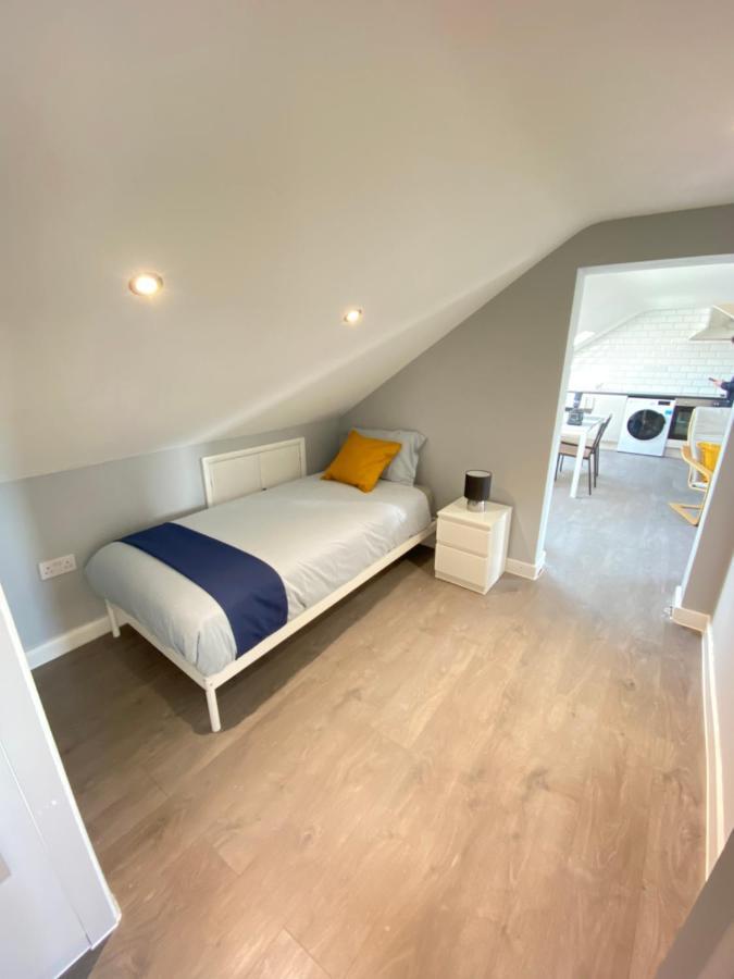 Stunning 1 Bedroom Flat In Wood Green Londen Buitenkant foto
